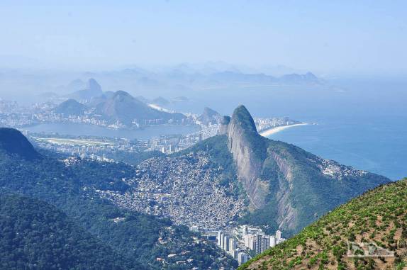 A magnífica vista do Rio de Janeiro que se tem  na parte alta da Trilha da Pedra da Gavea, no Parque Nacional da Tijuca